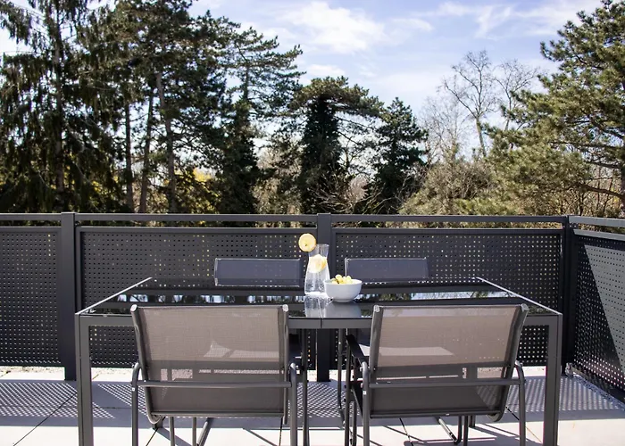 Noblenest Penthouse - Dachterrasse - Offenes Bad Apartamento